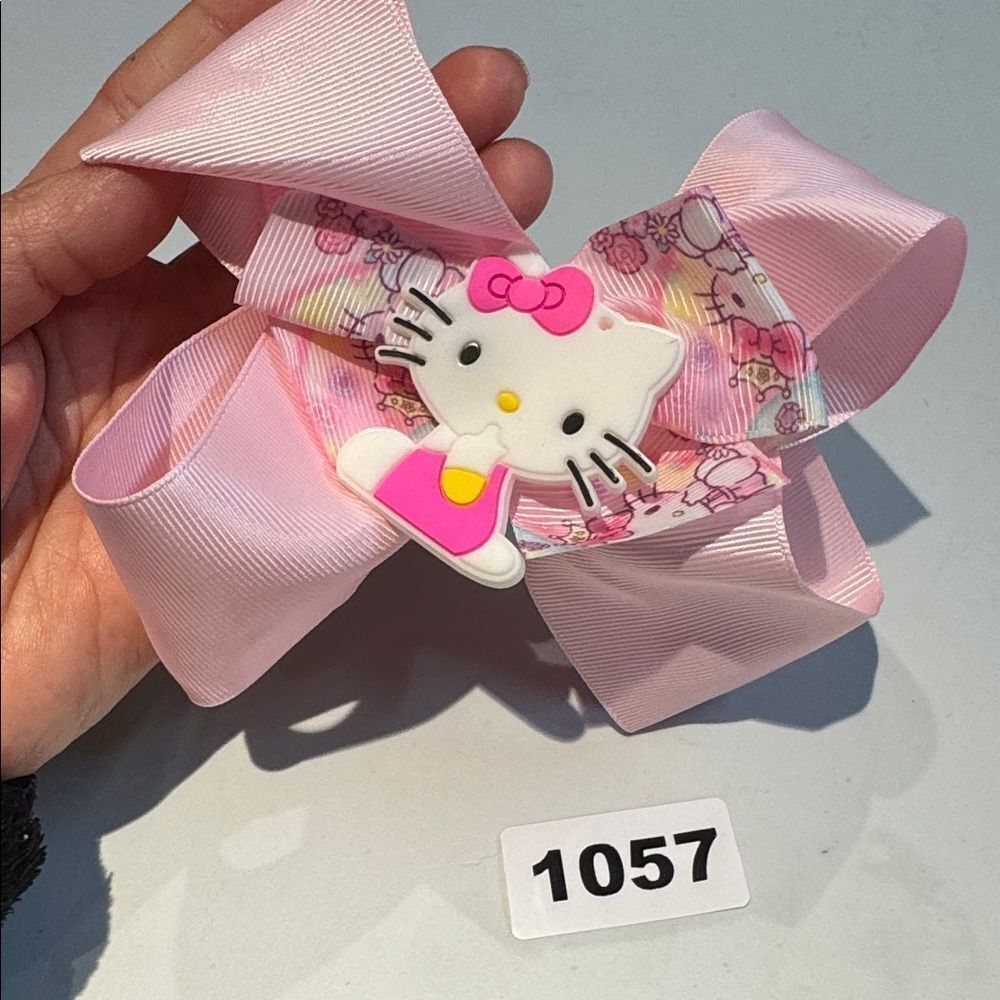 1057 Light Pink Color Hello Kitty Hair Bow Alligator Clip